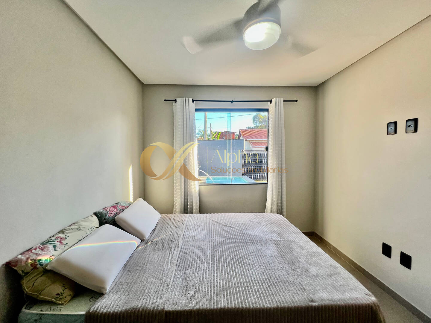 Casa à venda com 2 quartos, 70m² - Foto 6