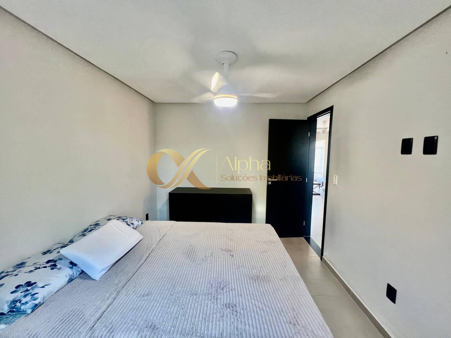 Casa à venda com 2 quartos, 70m² - Foto 18