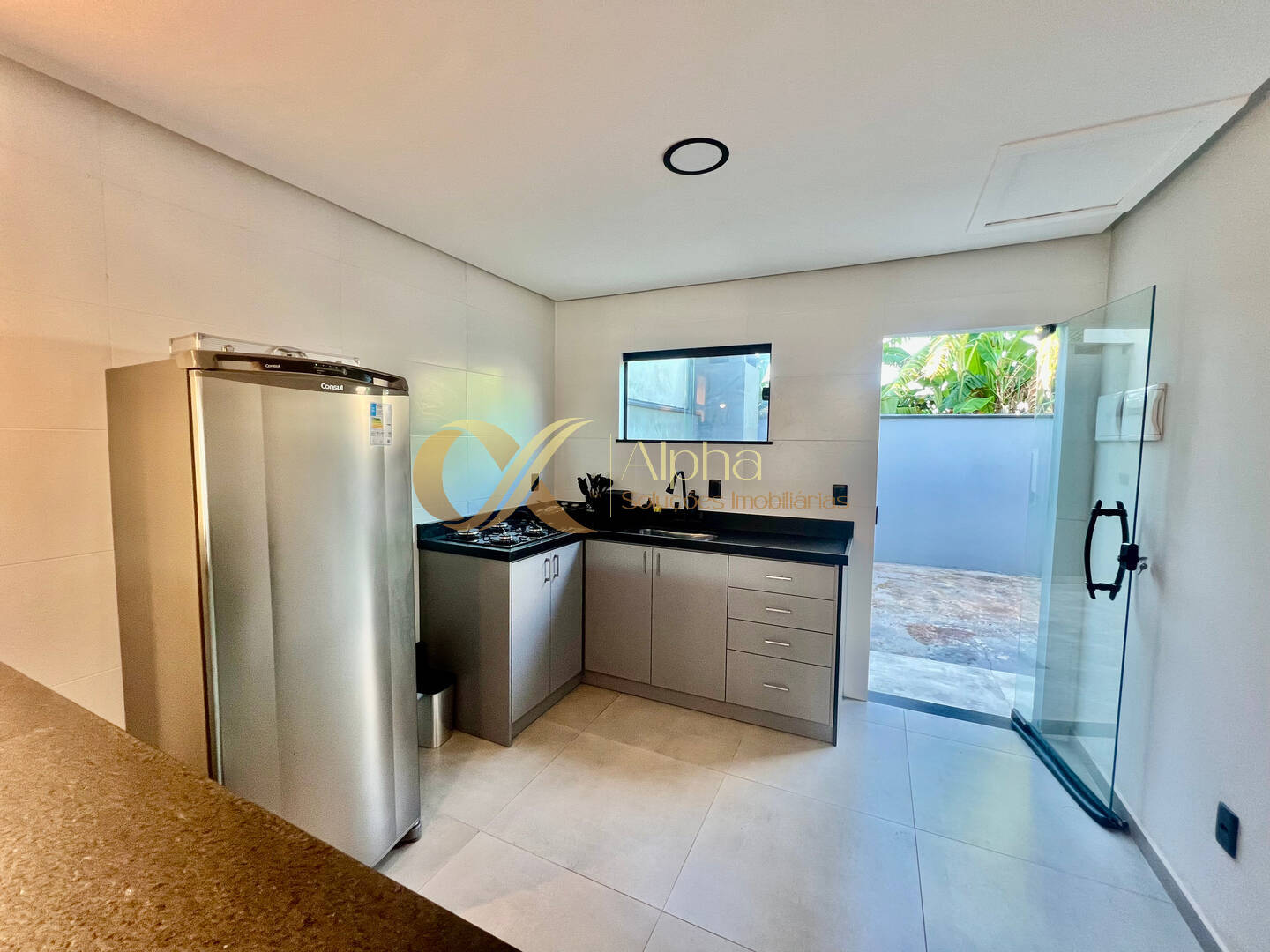 Casa à venda com 2 quartos, 70m² - Foto 9