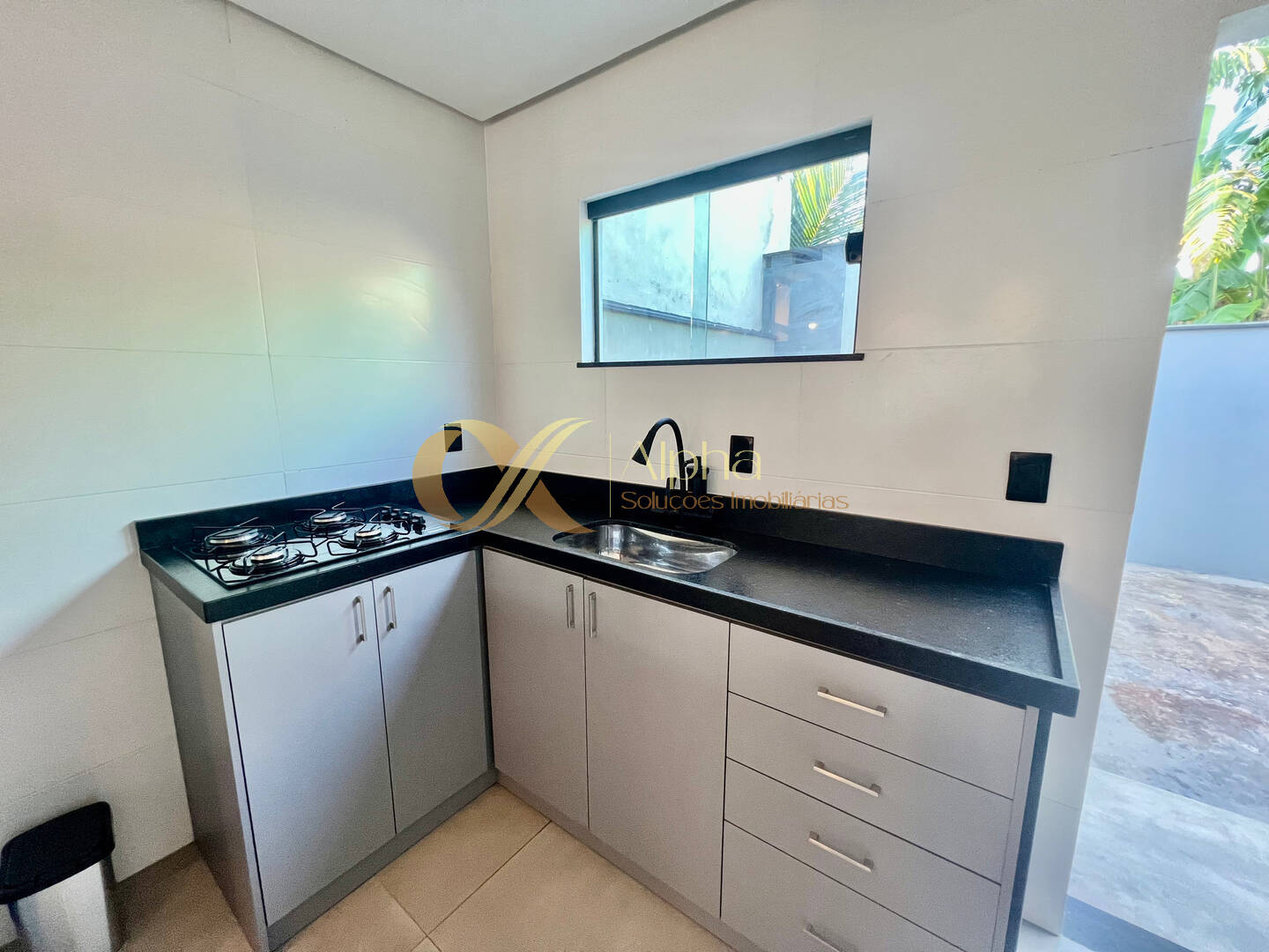 Casa à venda com 2 quartos, 70m² - Foto 12