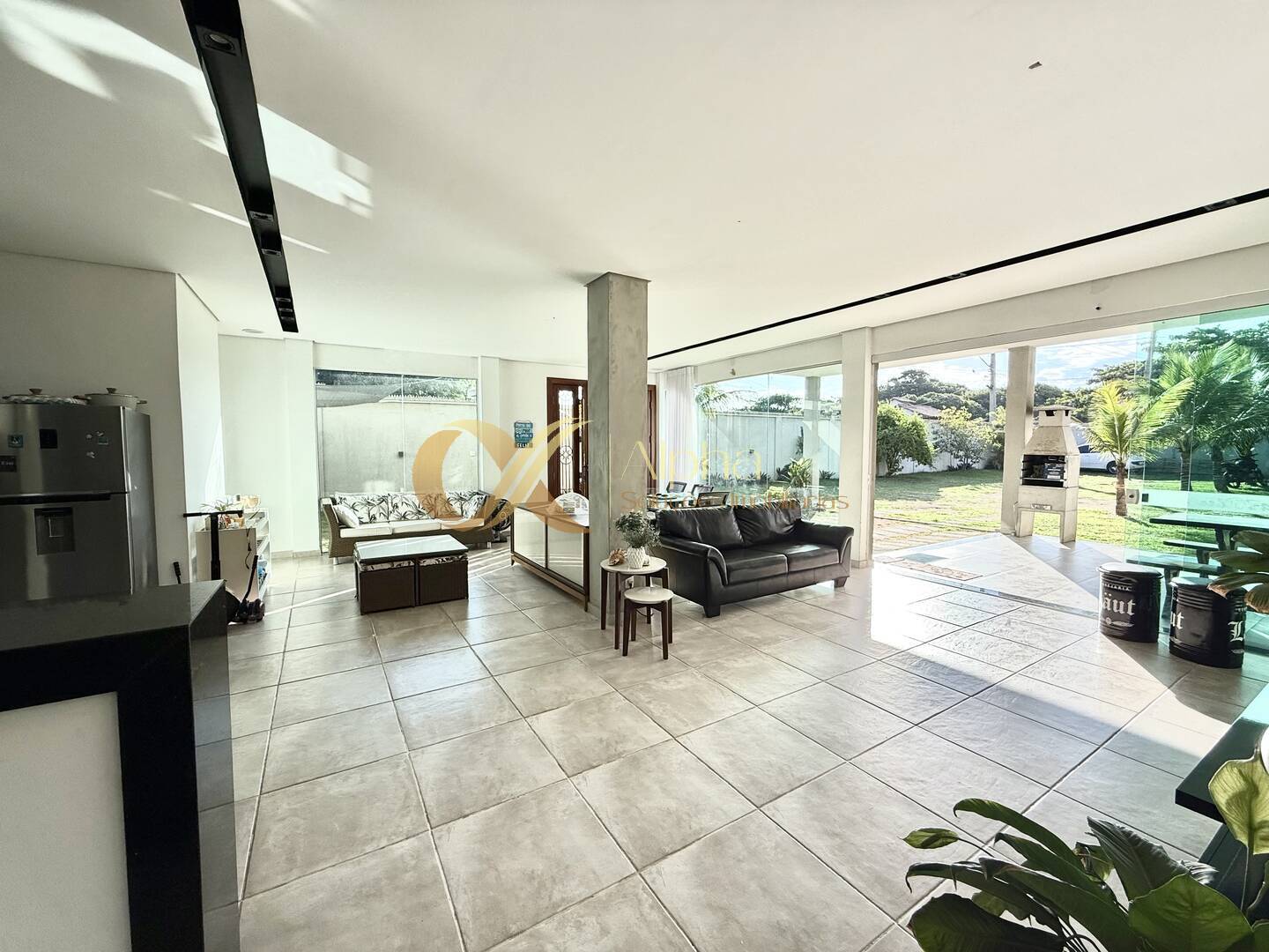 Casa à venda com 13 quartos, 600m² - Foto 11