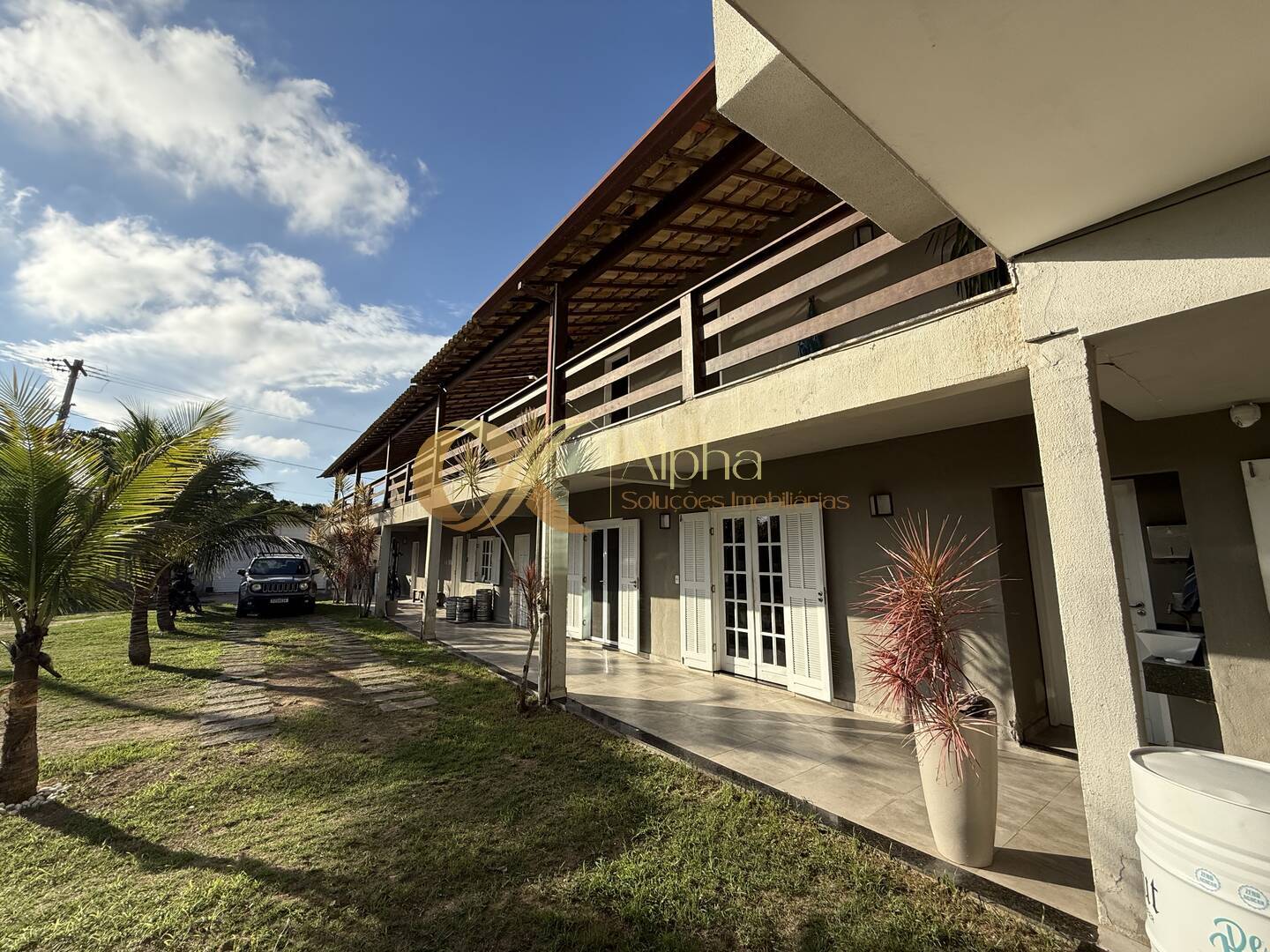 Casa à venda com 13 quartos, 600m² - Foto 1