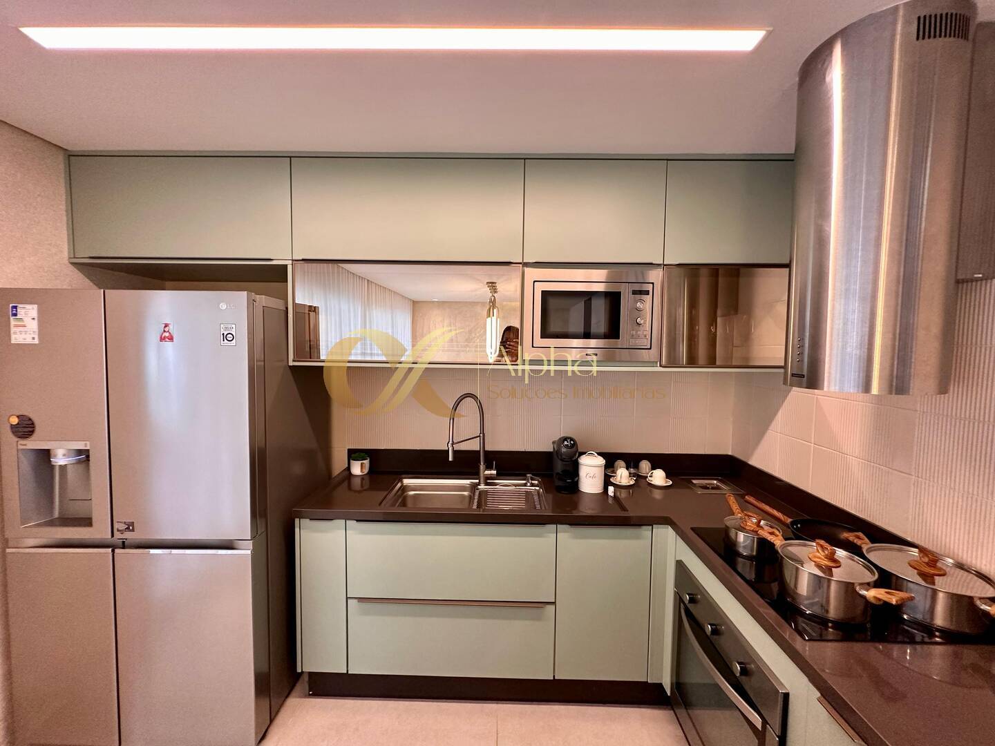 Casa de Condomínio à venda com 4 quartos, 310m² - Foto 4
