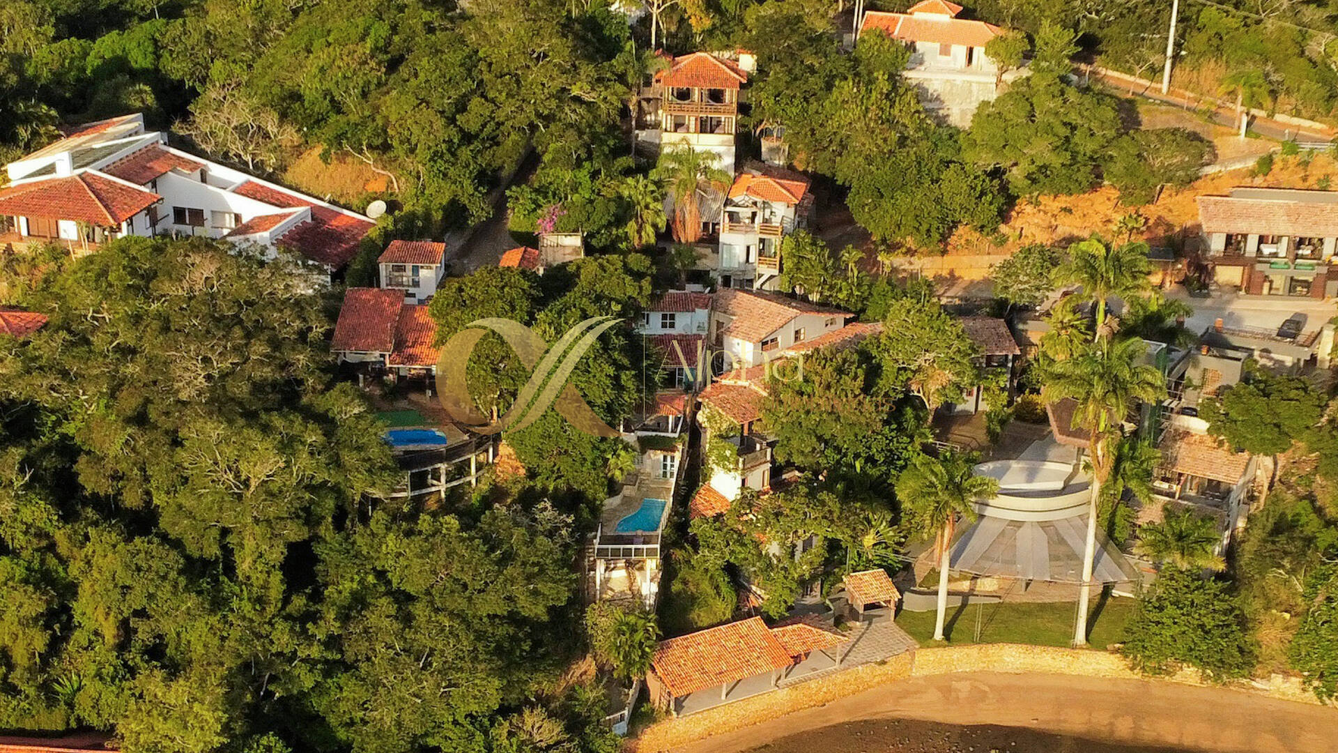 Casa, 9 quartos, 346 m² - Foto 1