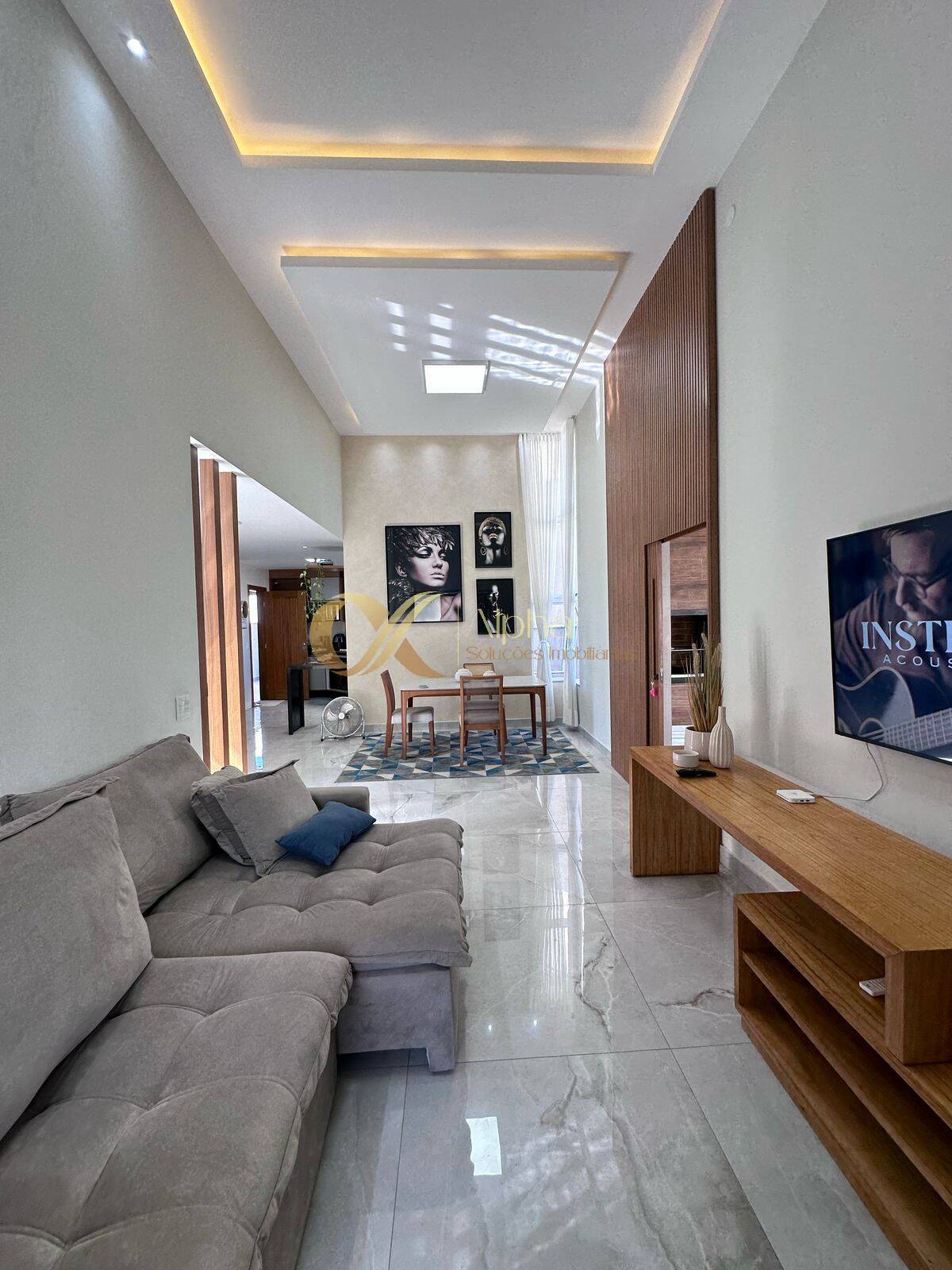 Casa à venda com 4 quartos, 260m² - Foto 3