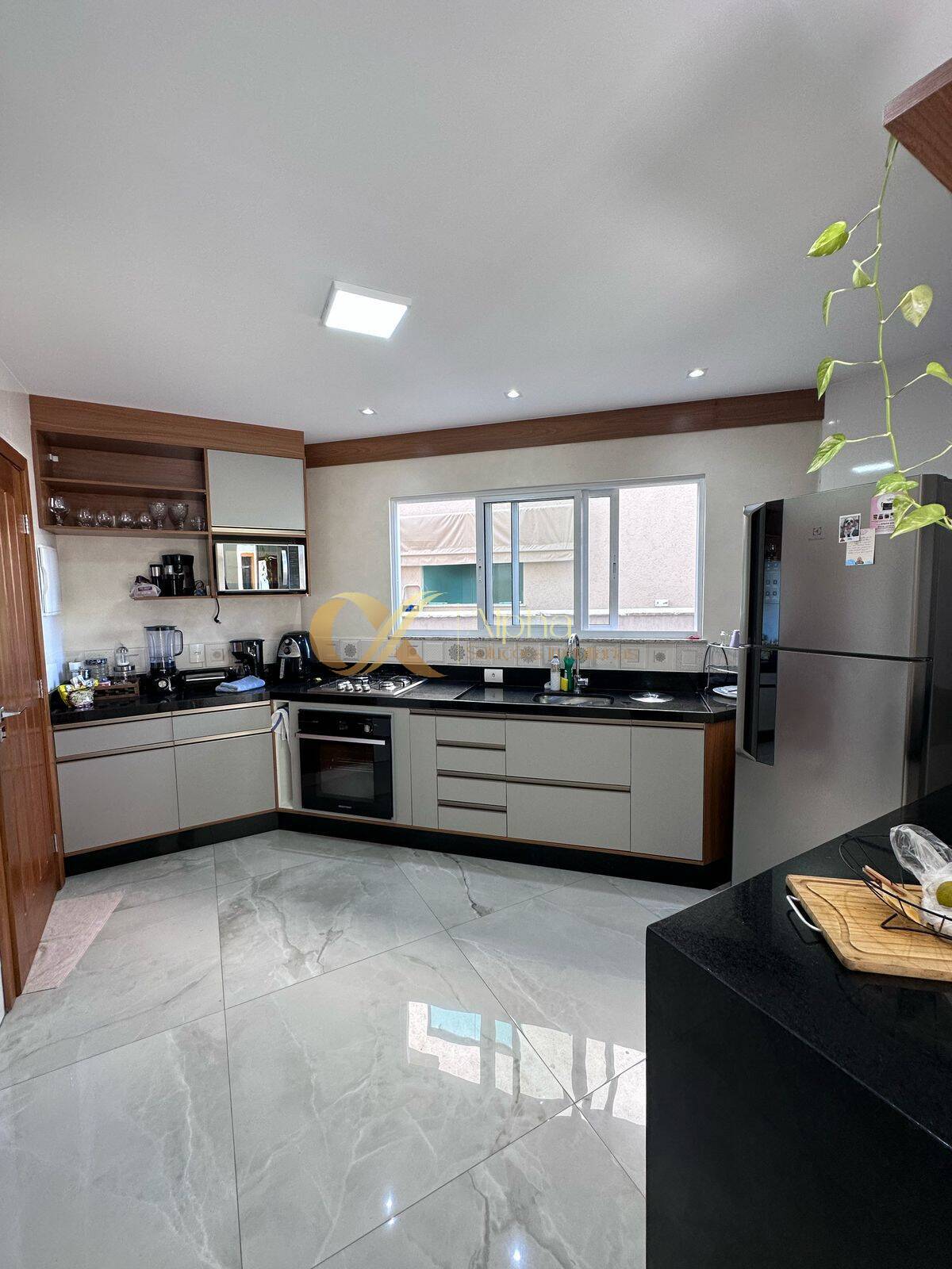 Casa à venda com 4 quartos, 260m² - Foto 9