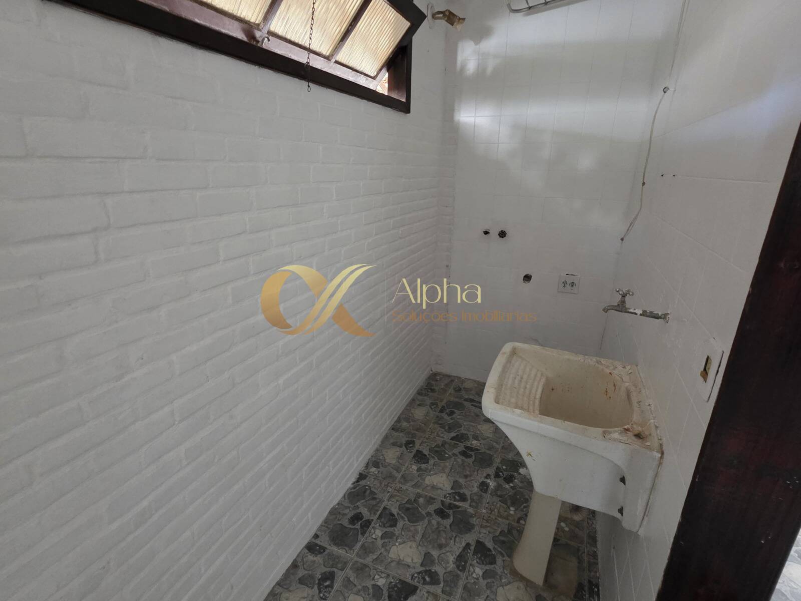 Casa à venda e aluguel com 6 quartos, 338m² - Foto 30