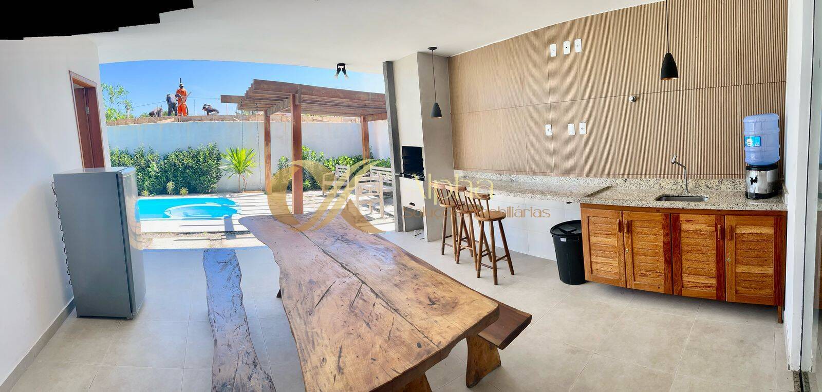Casa à venda com 3 quartos, 122m² - Foto 1