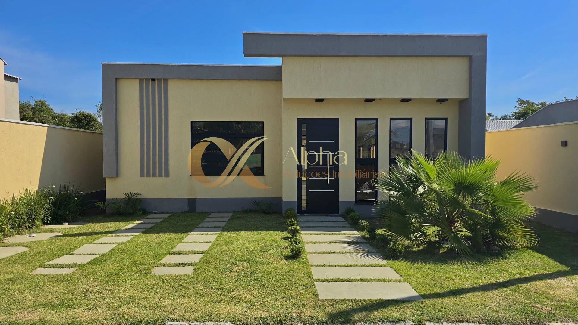 Casa à venda com 3 quartos, 156m² - Foto 1