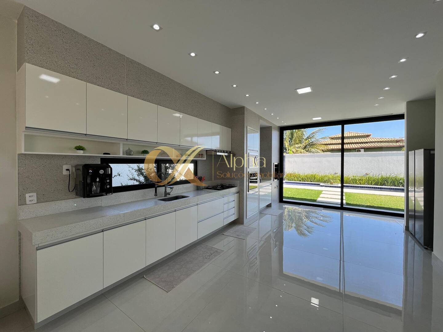 Casa à venda com 4 quartos, 209m² - Foto 8