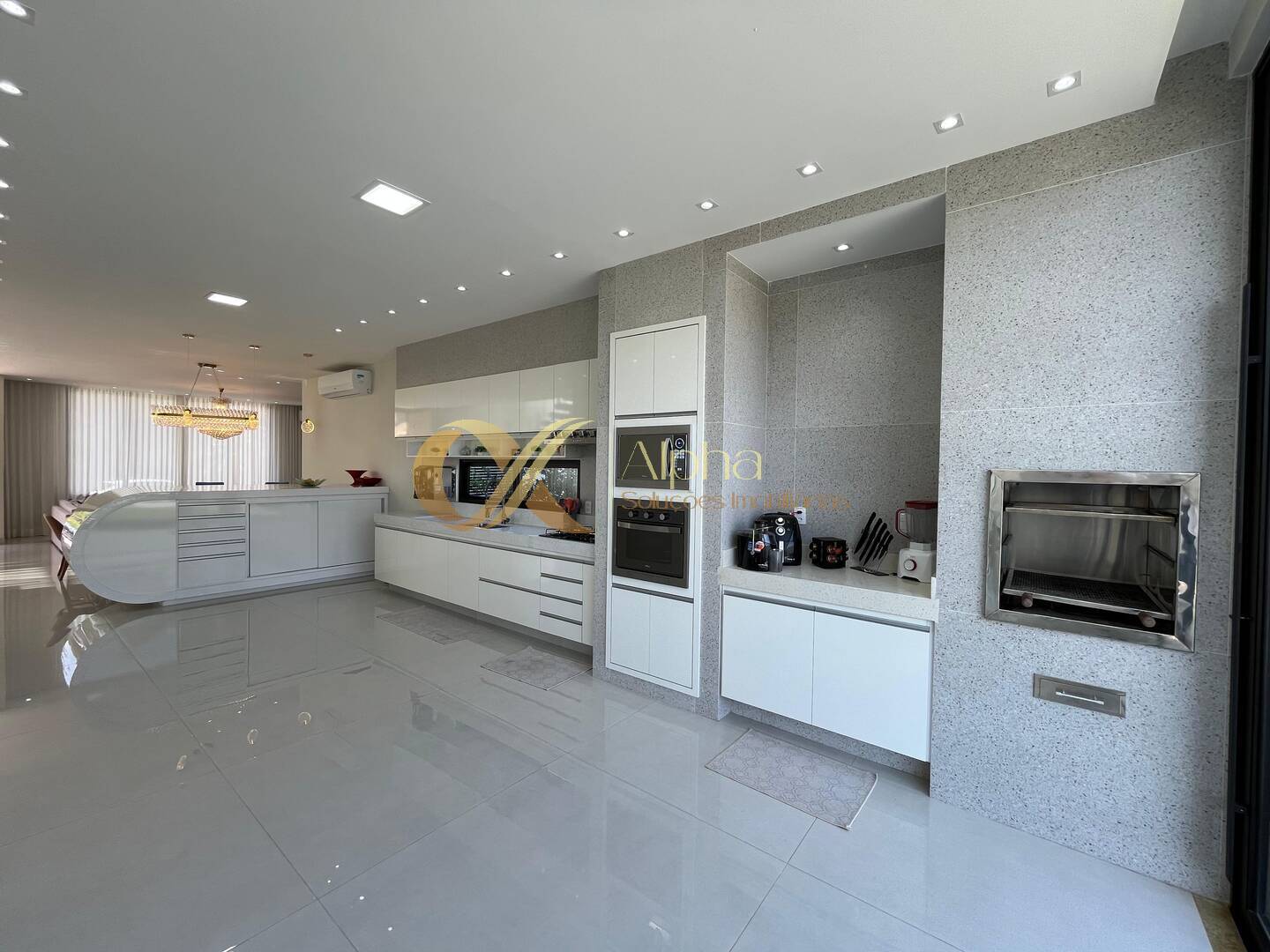 Casa à venda com 4 quartos, 209m² - Foto 9