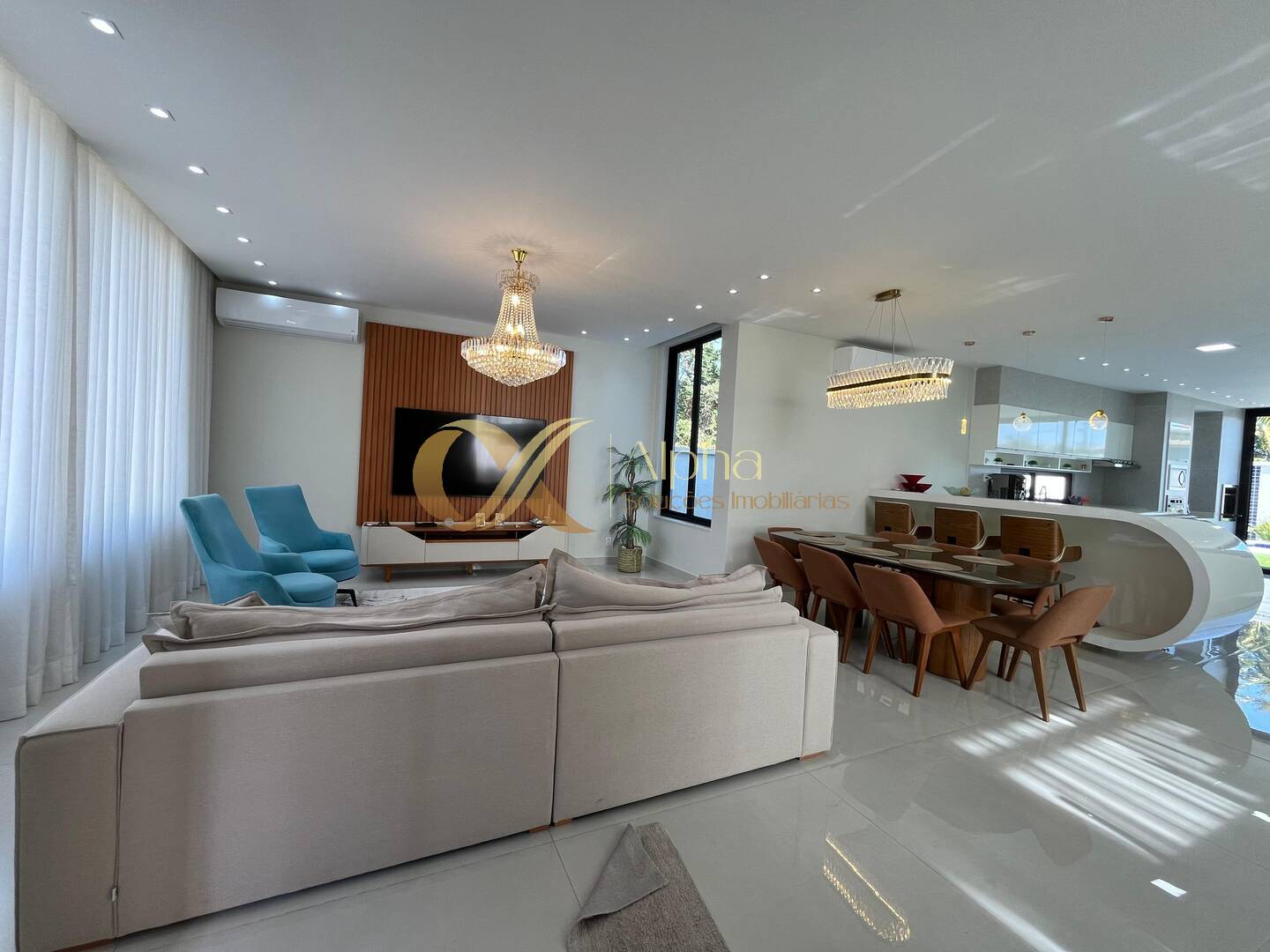 Casa à venda com 4 quartos, 209m² - Foto 3