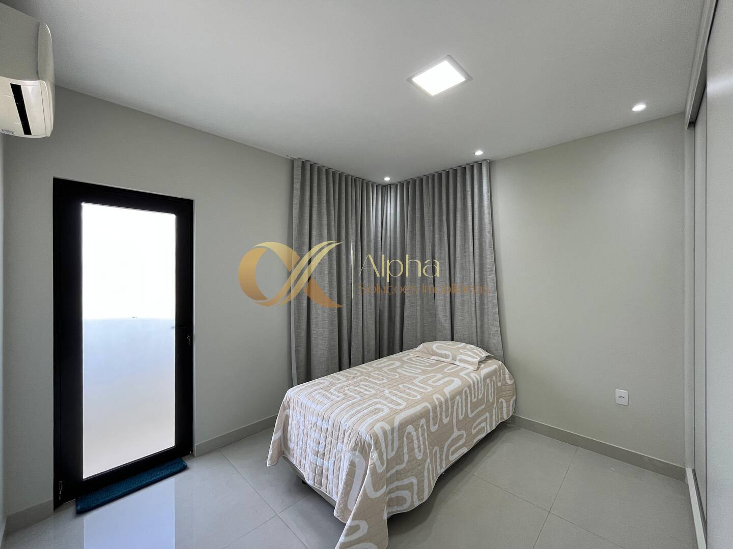 Casa à venda com 4 quartos, 209m² - Foto 17