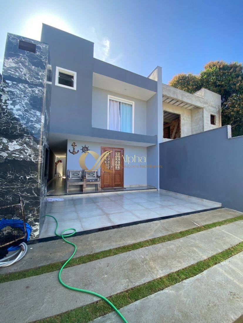 Casa à venda com 3 quartos, 120m² - Foto 1