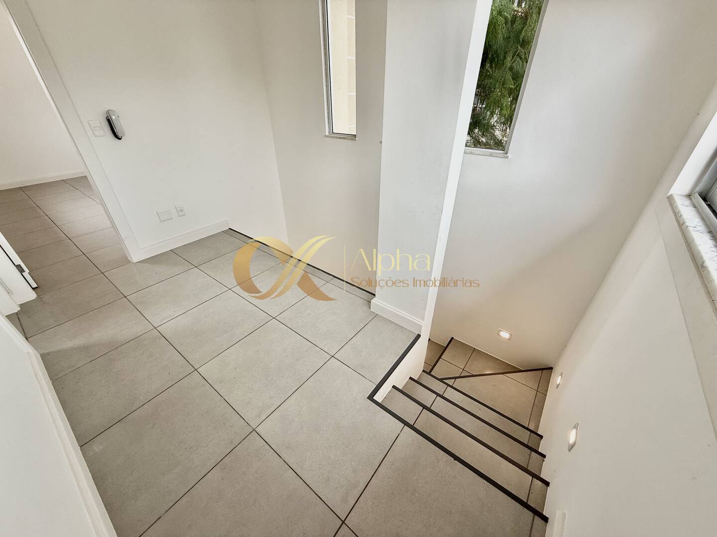 Casa à venda com 4 quartos, 270m² - Foto 3