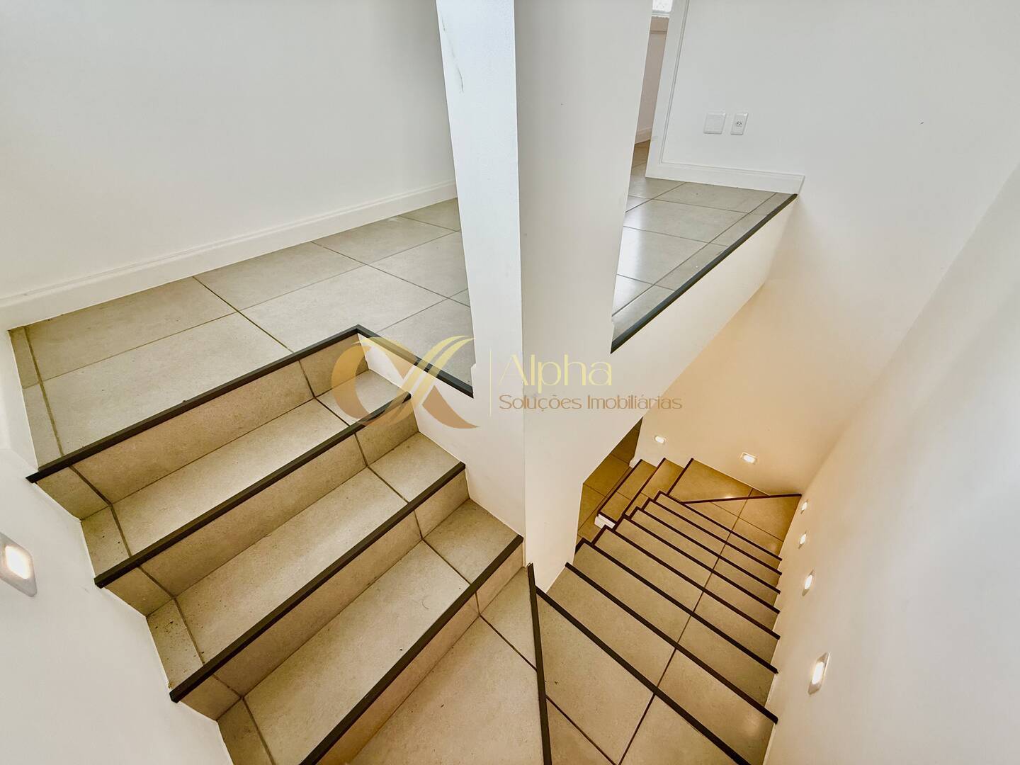 Casa à venda com 4 quartos, 270m² - Foto 7