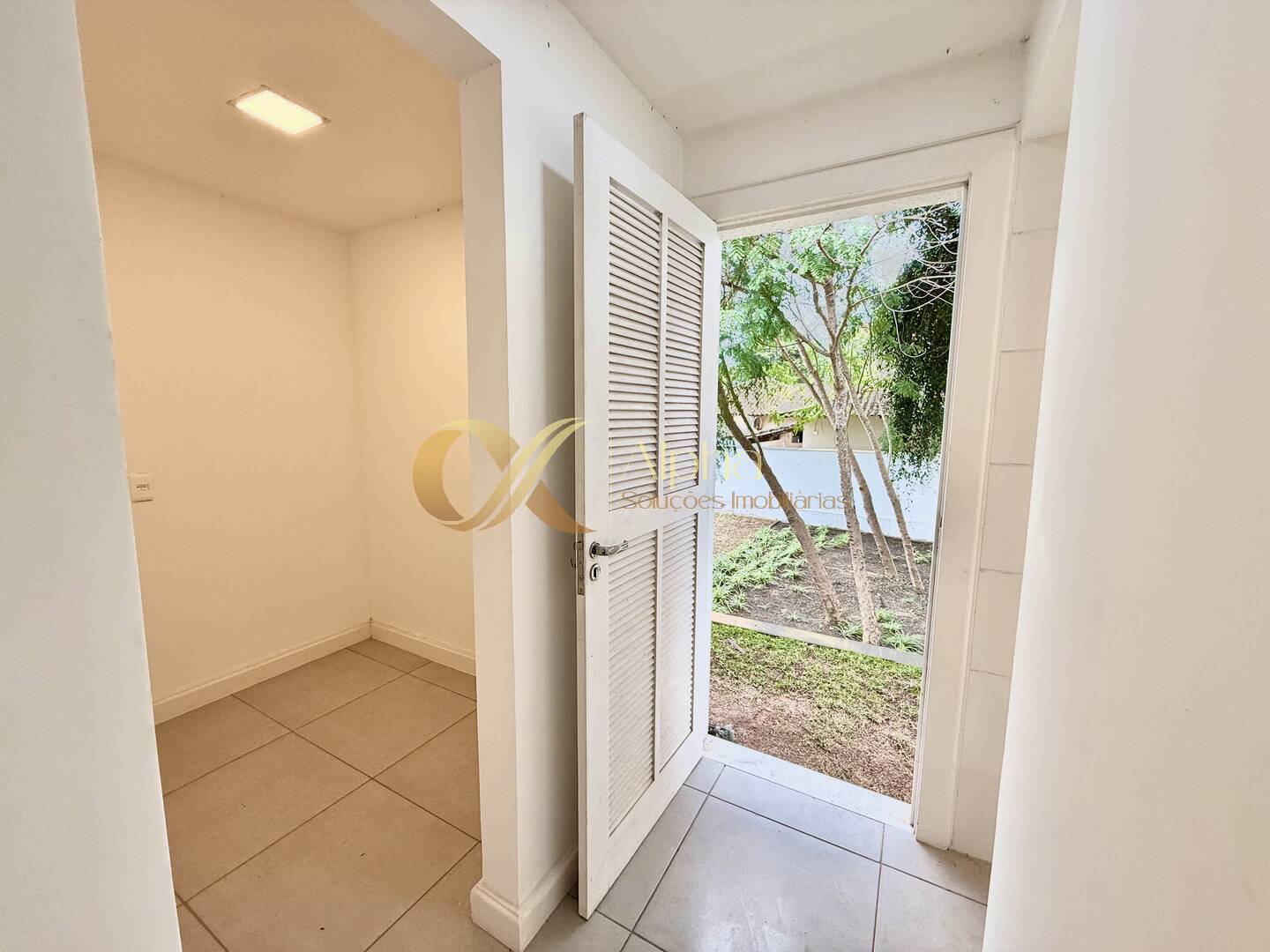 Casa à venda com 4 quartos, 270m² - Foto 42