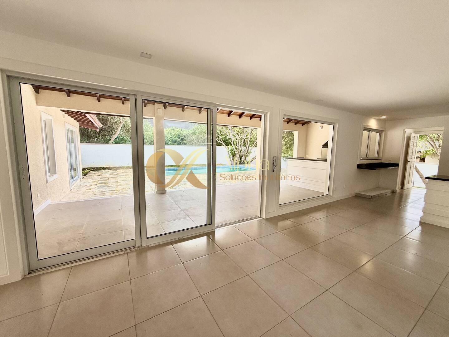 Casa à venda com 4 quartos, 270m² - Foto 48