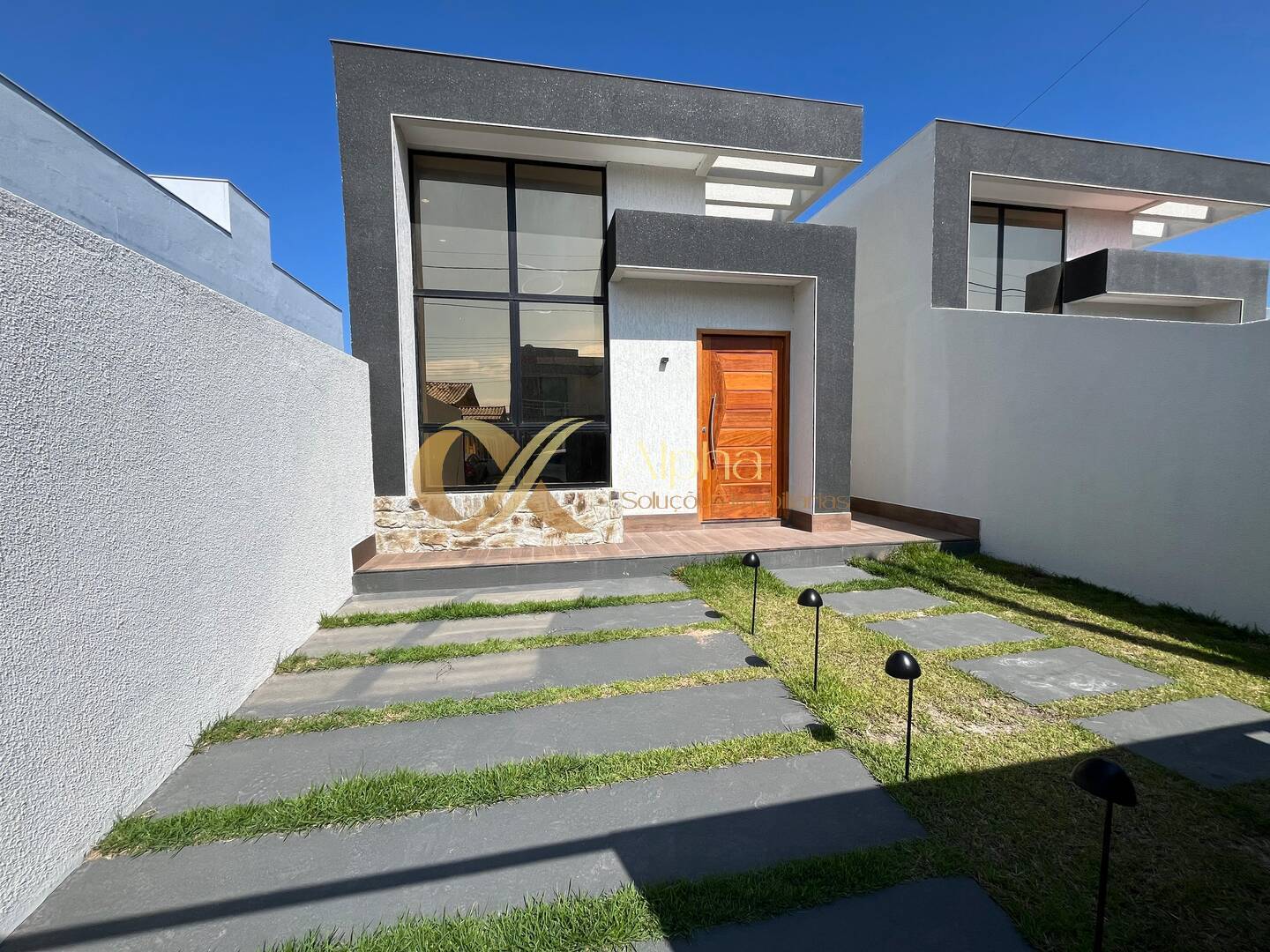 Casa à venda com 3 quartos, 140m² - Foto 1