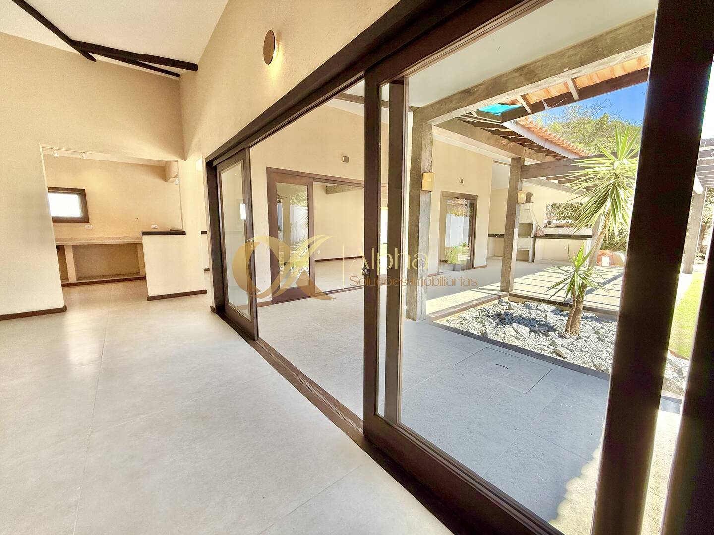 Casa à venda com 4 quartos, 242m² - Foto 6