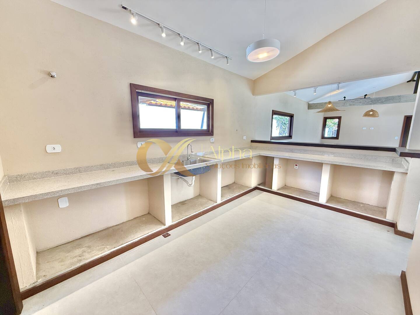 Casa à venda com 4 quartos, 242m² - Foto 13