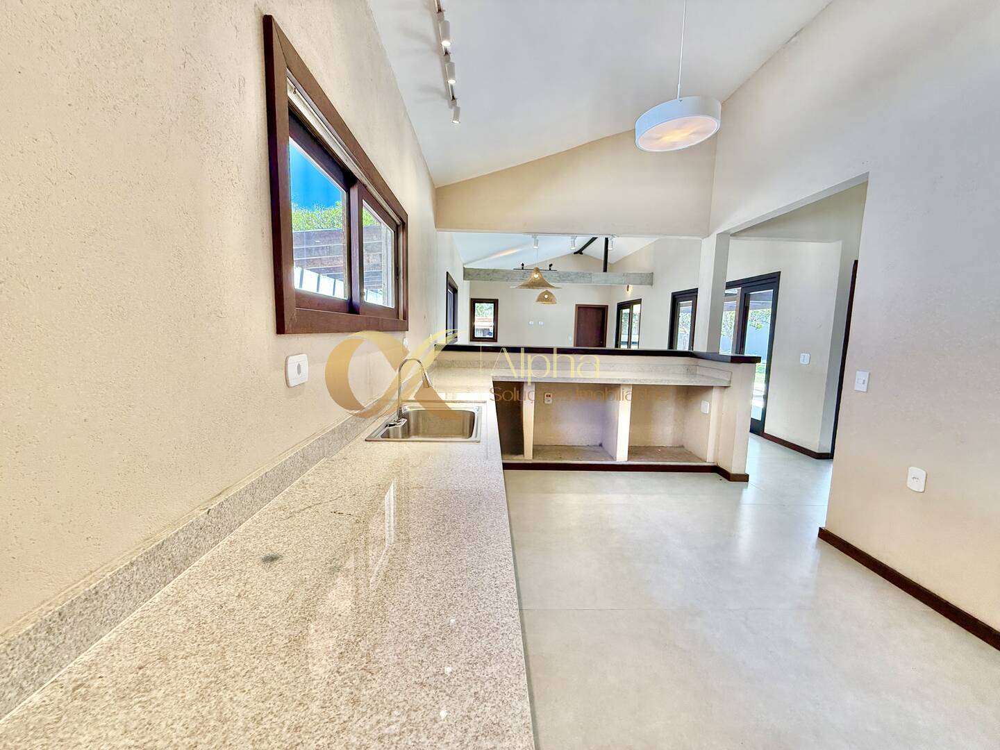 Casa à venda com 4 quartos, 242m² - Foto 14