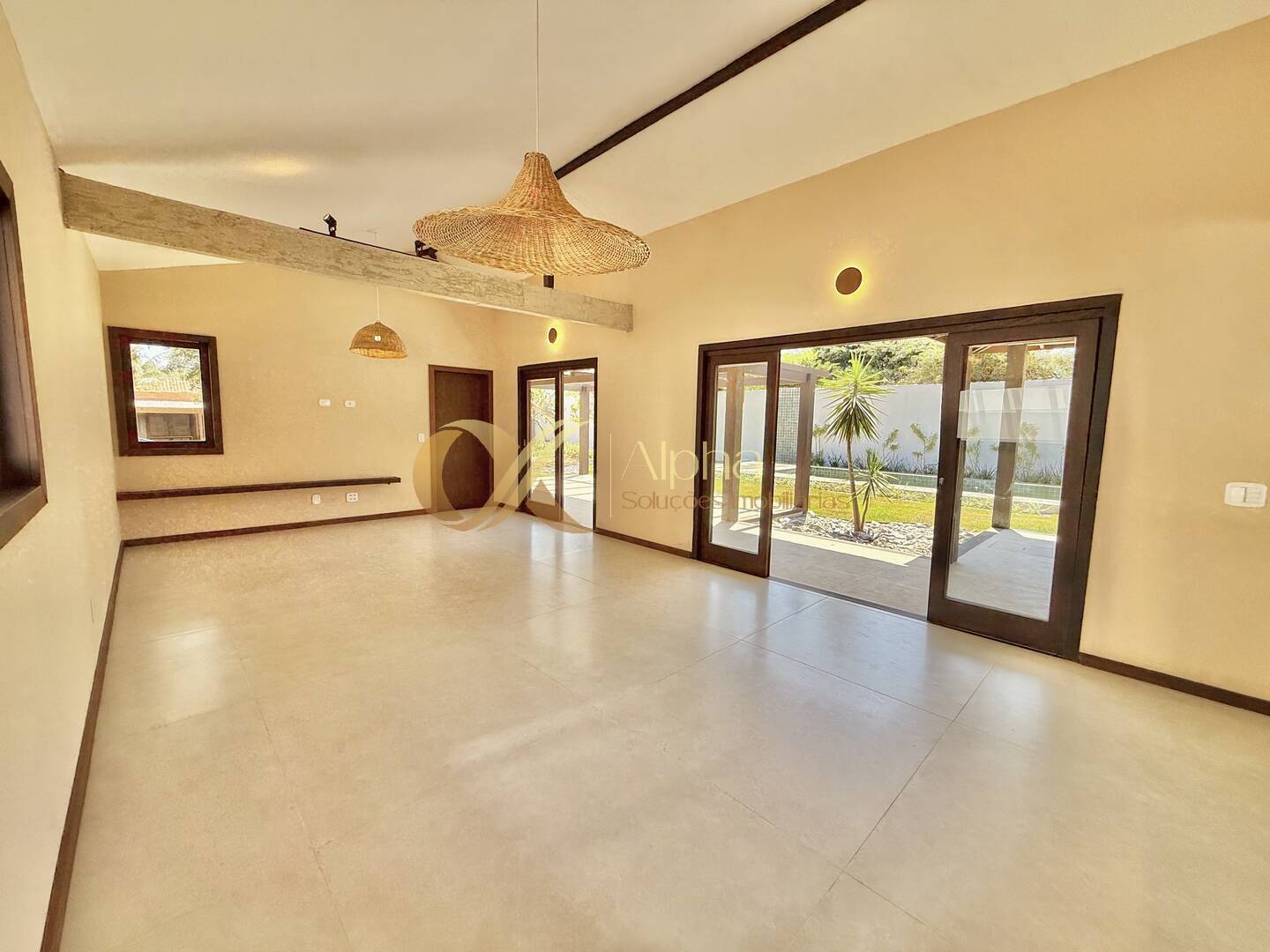 Casa à venda com 4 quartos, 242m² - Foto 4