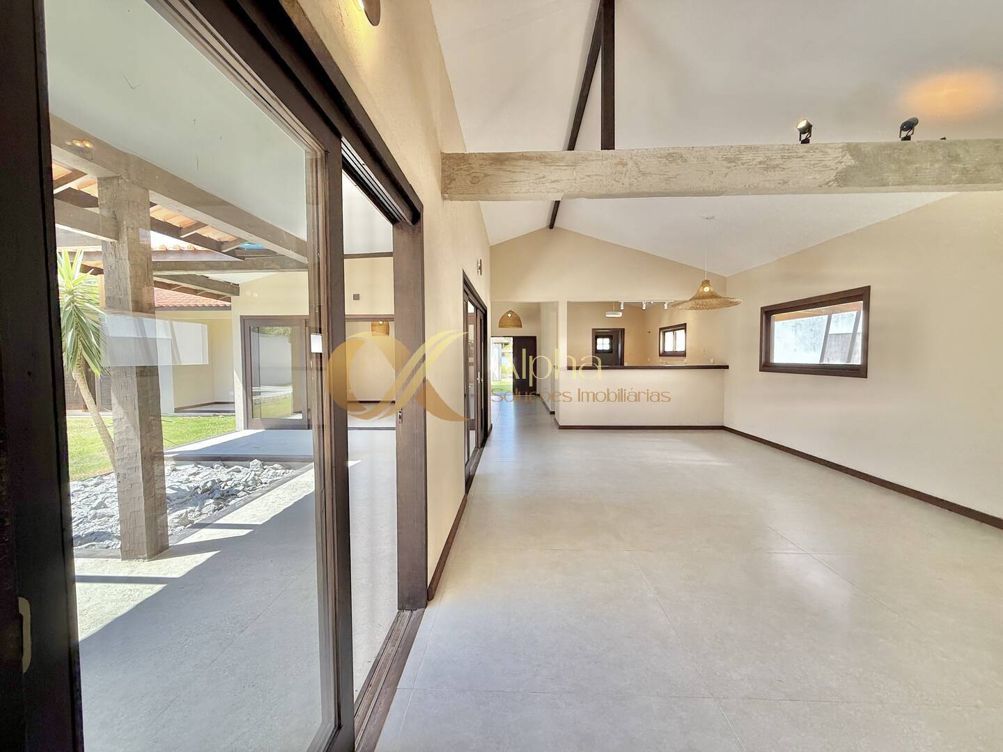 Casa à venda com 4 quartos, 242m² - Foto 8